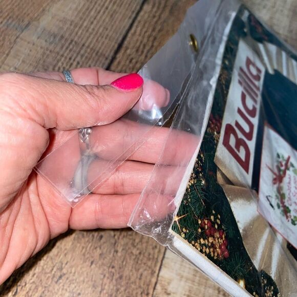 Vintage 1993 Bucilla Pillowcase Christmas Doll Stamped Embroidery Kit 83105 NIP - Picture 2 of 6